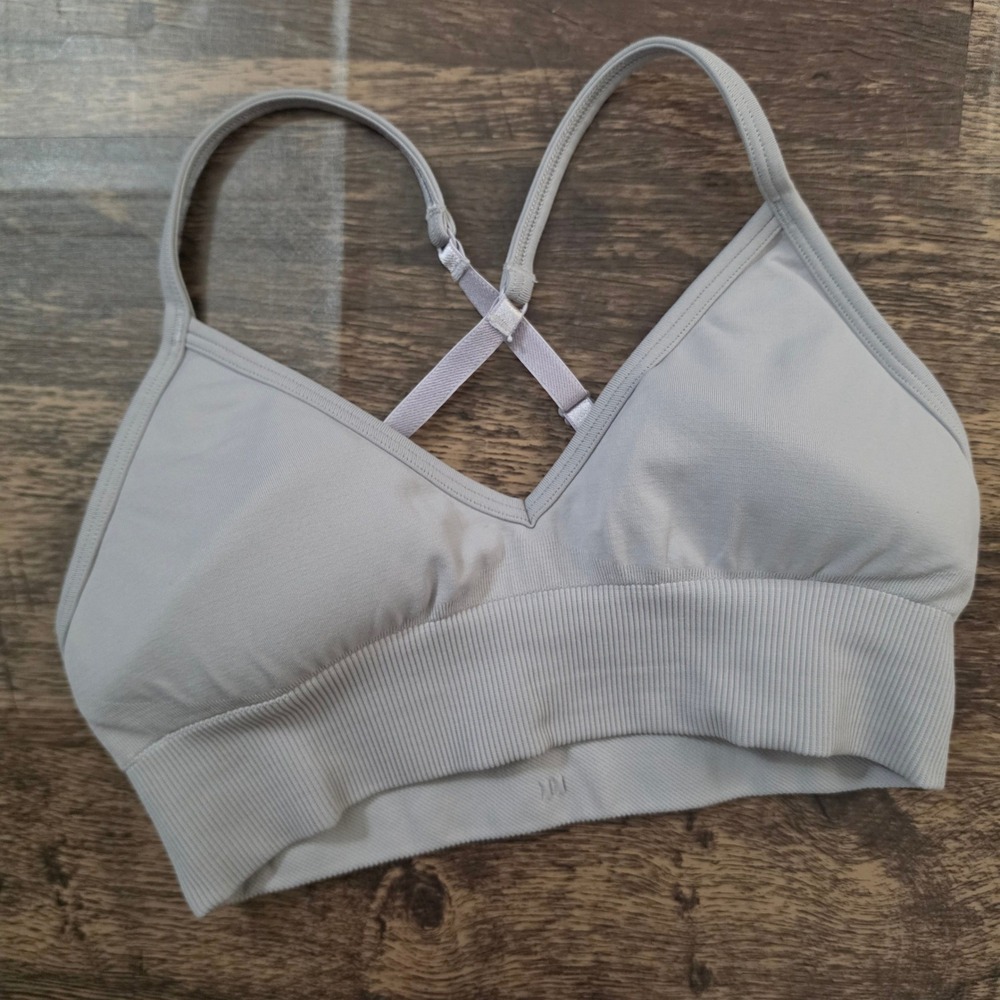 LULULEMON Ebb to Street Bra Womens 8 Grey Seamless V-Neck Light Support C/D Cup